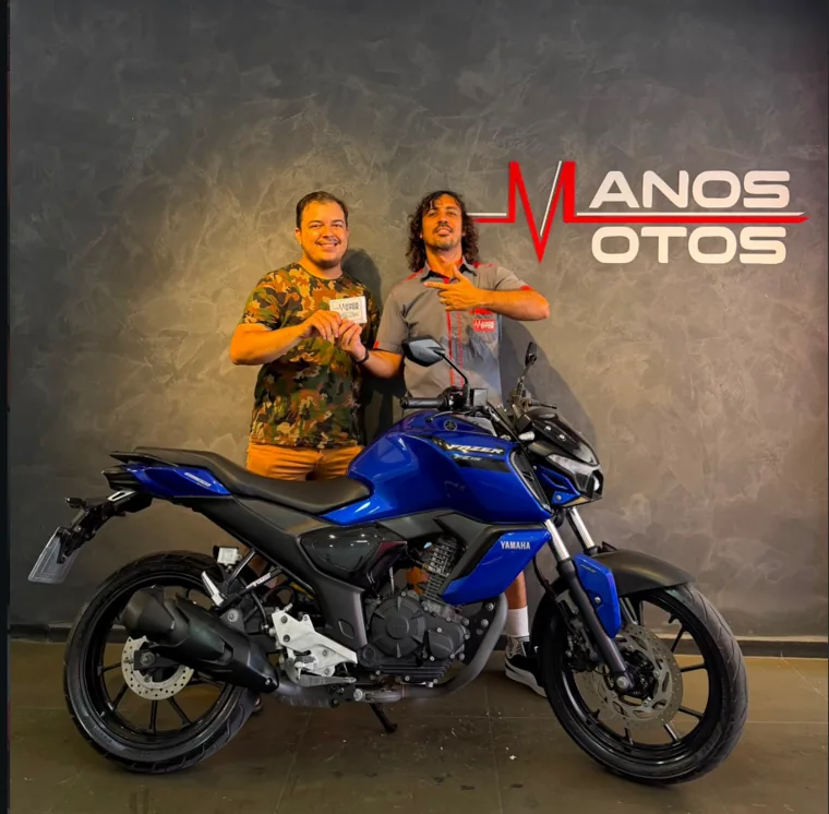 Entrega de Yamaha Fazer na Manos Motos