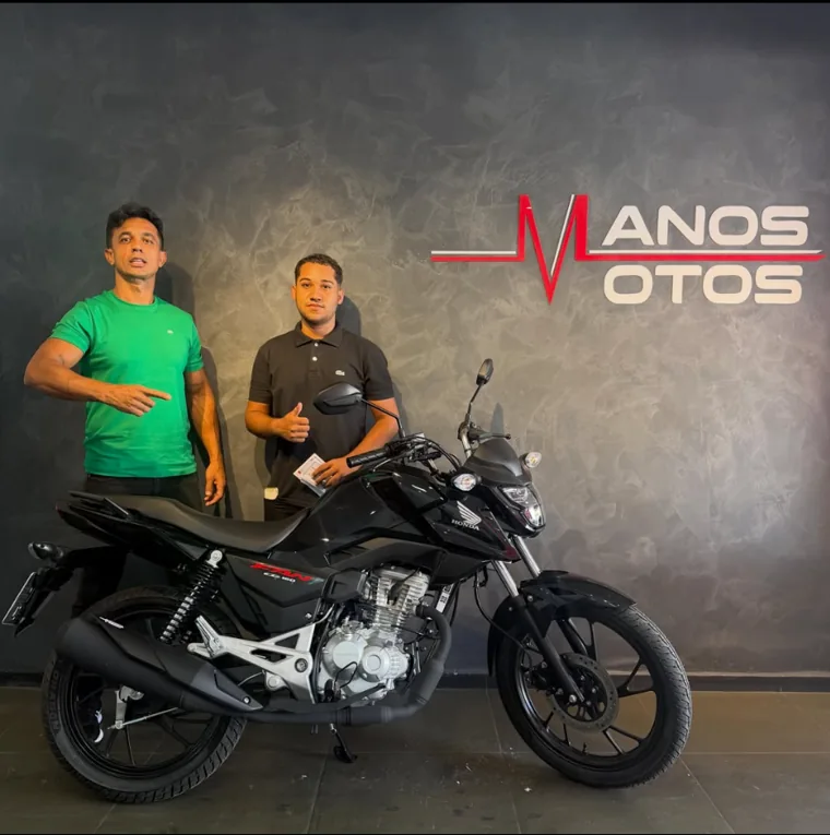 Entrega de Honda Fan na Manos Motos