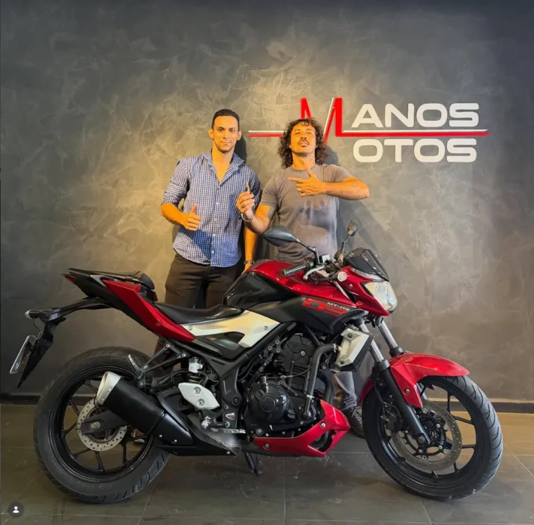 Entrega de Yamaha MT-03 na Manos Motos
